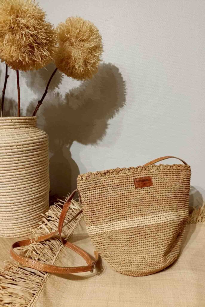 sac-bandouliere-en-raphia-linah-001-tn